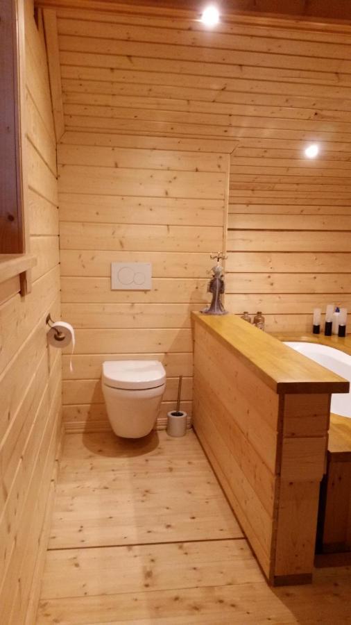 Au Chalet Bed & Breakfast Maubray Bagian luar foto